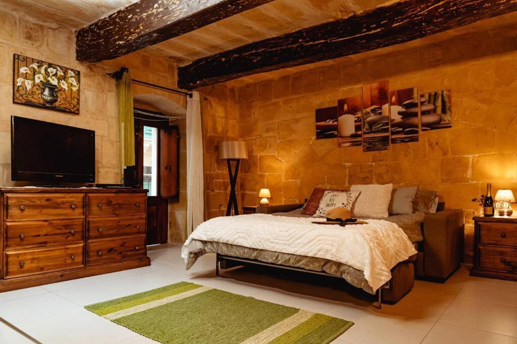Enchanting 2Bdr Townhouse In Valletta Centre! Exterior photo